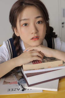 善良的邻居的妻子